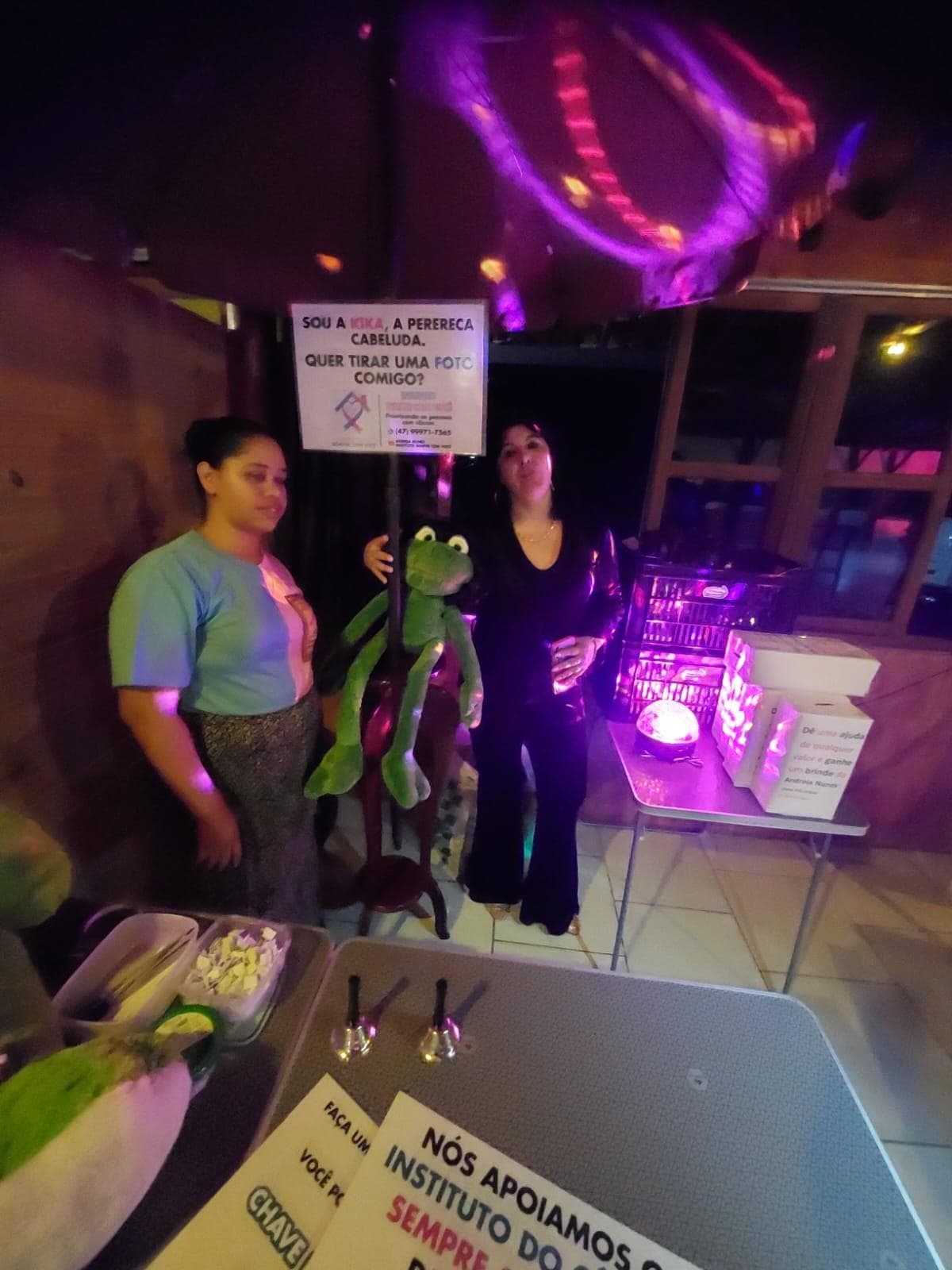 Momento de celebração e solidariedade durante a ação de arrecadação