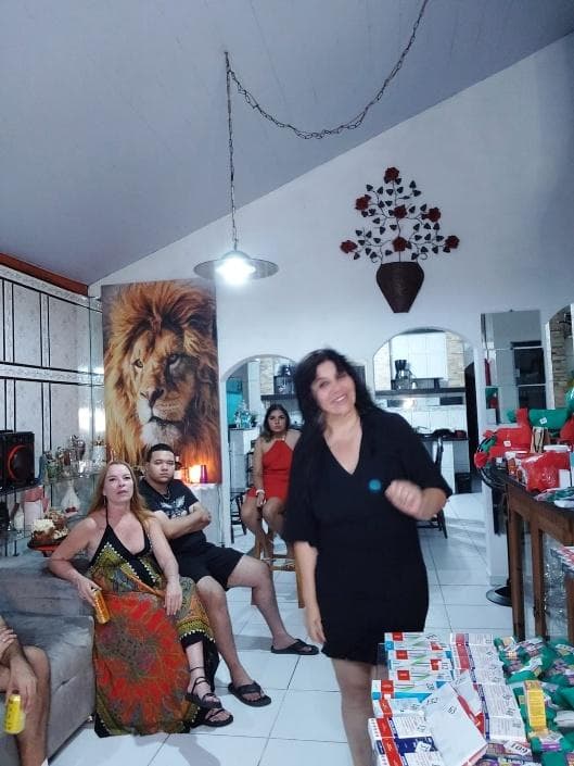 Casa cheia com ex-pacientes voluntários reunidos no Instituto