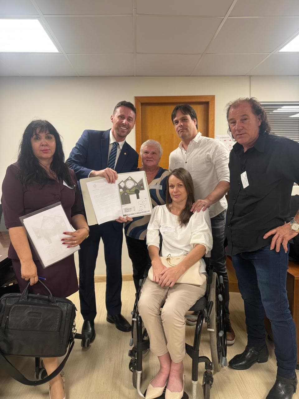 Apresentação do trabalho do Instituto do Câncer Sempre Com Você na ALESC em Florianópolis