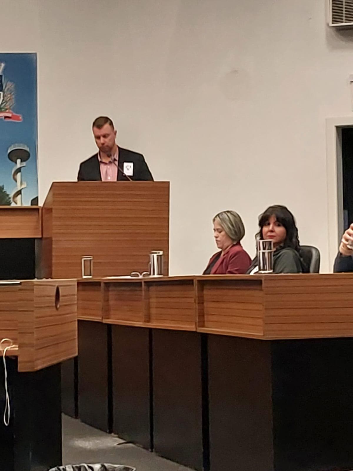 Apresentação do Instituto do Câncer Sempre Com Você na Câmara de Vereadores de Joinville