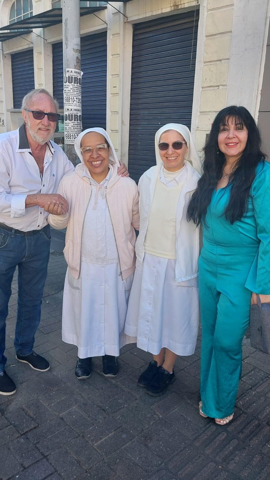 Alceu, Andrea e duas freiras em conversa amiga de fé e esperança
