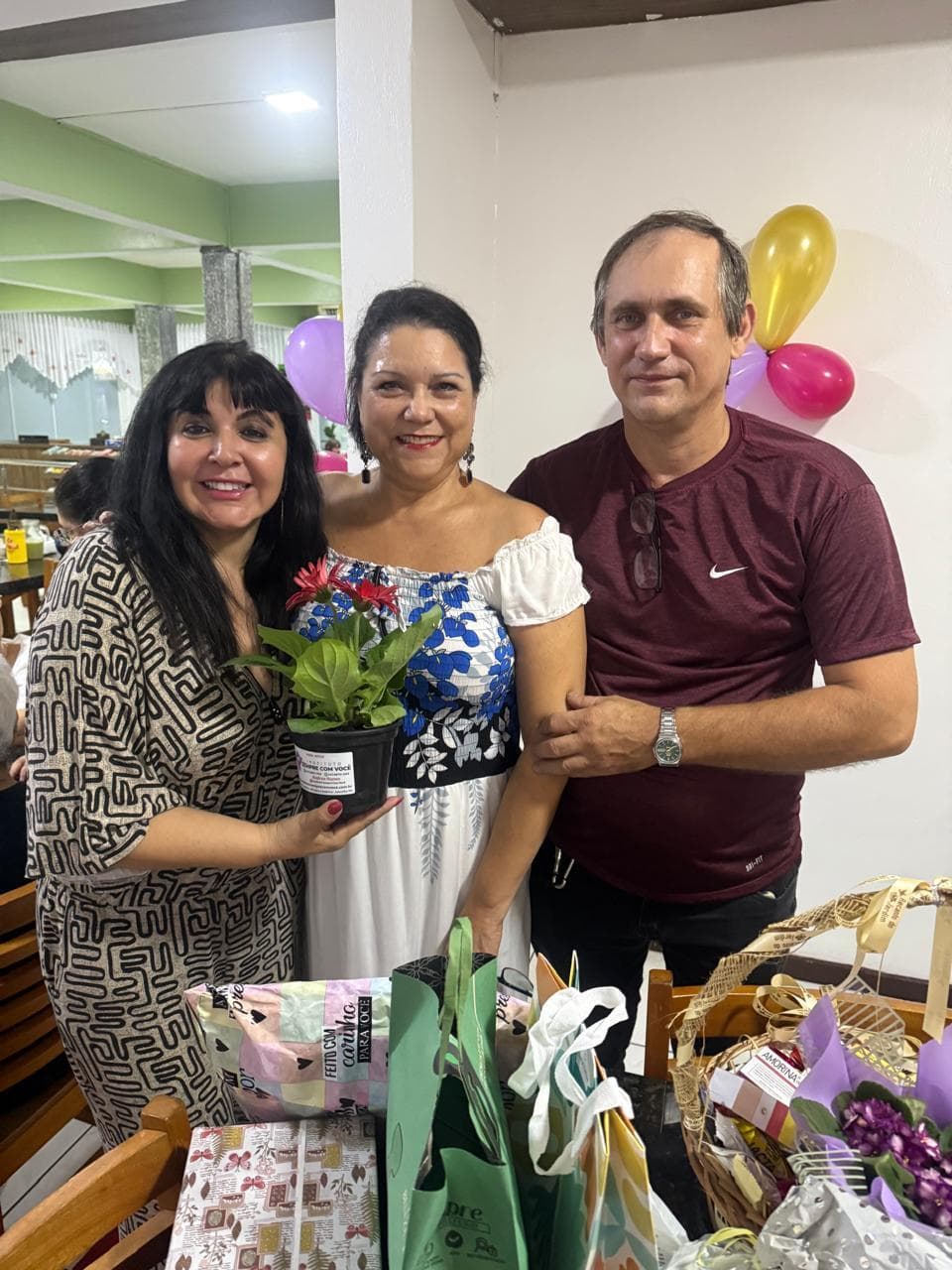 Momento de celebração da superação dos pacientes Antônio e Evandro